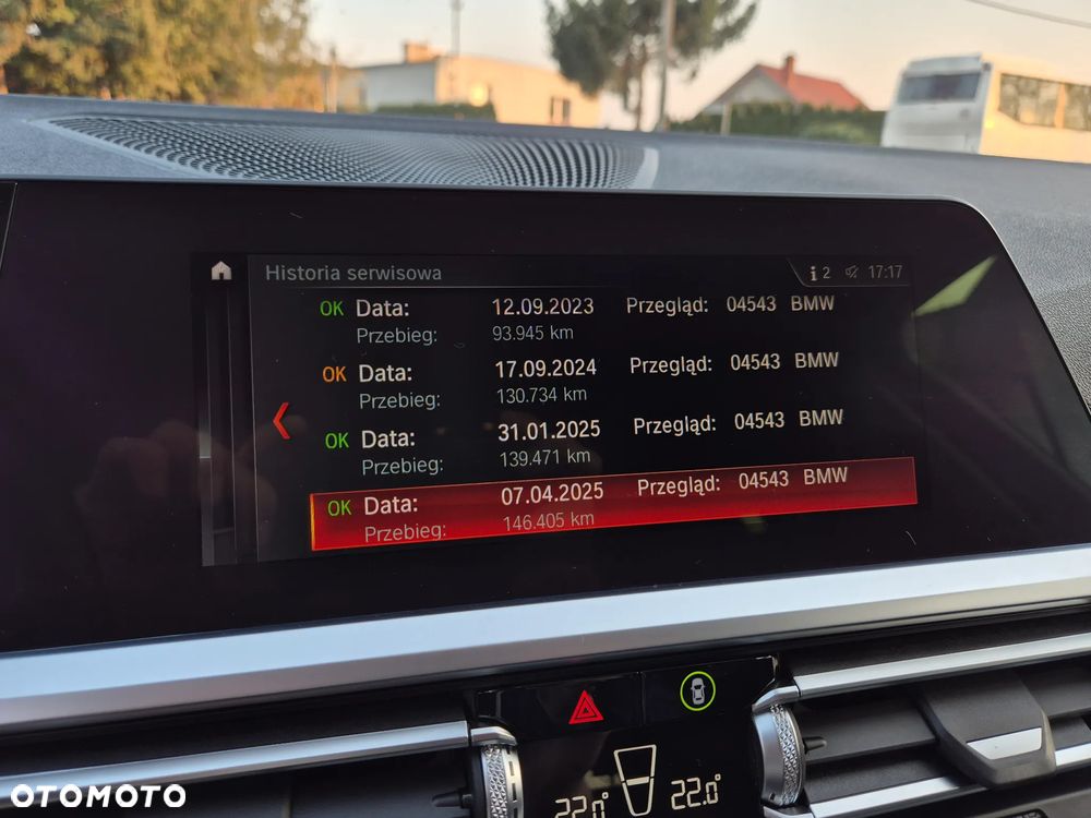 BMW Seria 3 330i Sport Line - 38