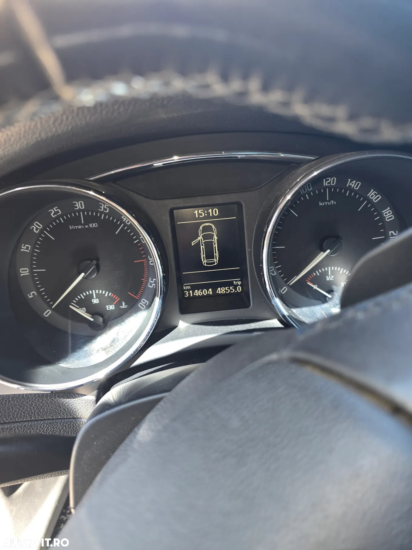 Skoda Superb 2.0 TDI DSG Ambition - 8