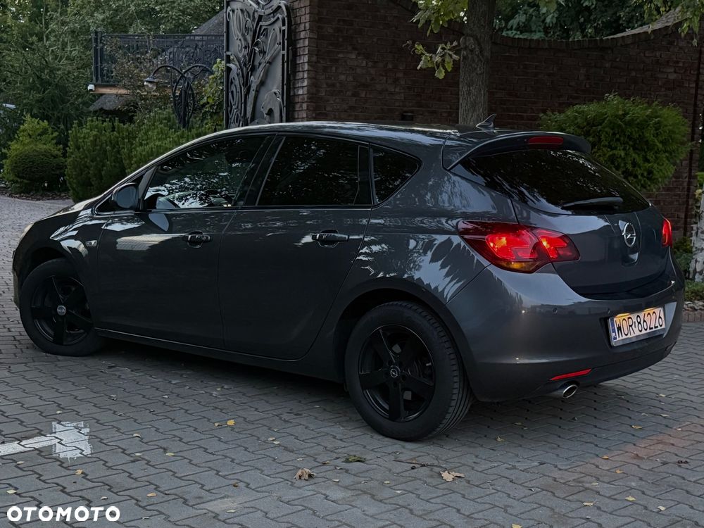 Opel Astra 1.4 T Cosmo - 23