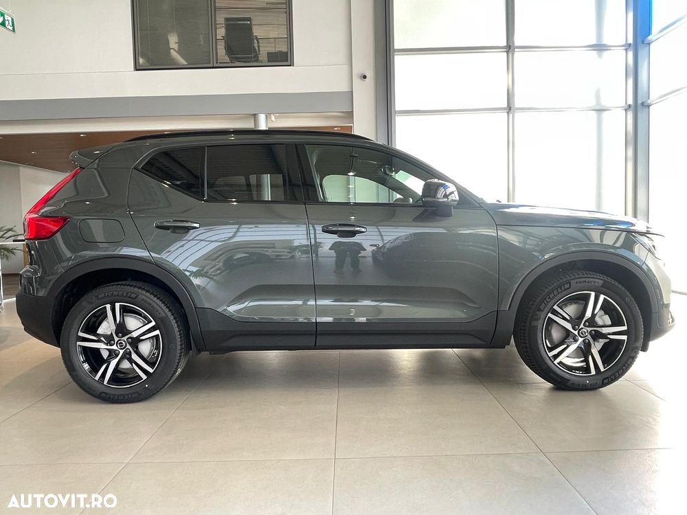 Volvo XC 40 B3 AT FWD MHEV Plus Dark - 4