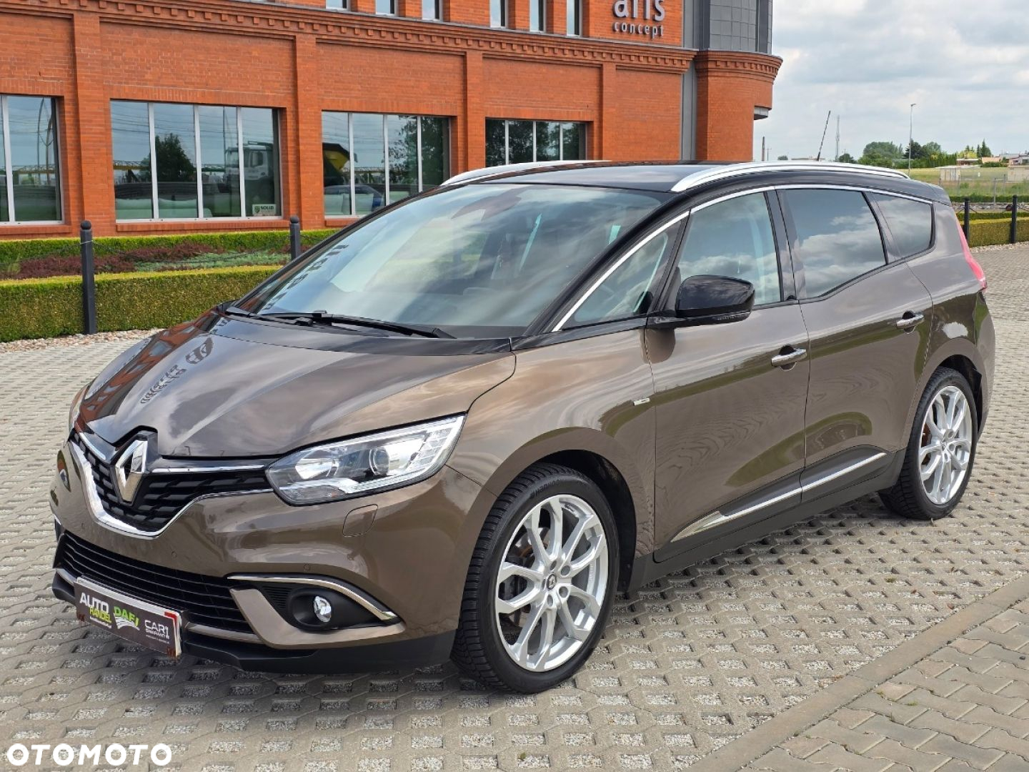 Renault Grand Scenic - 33