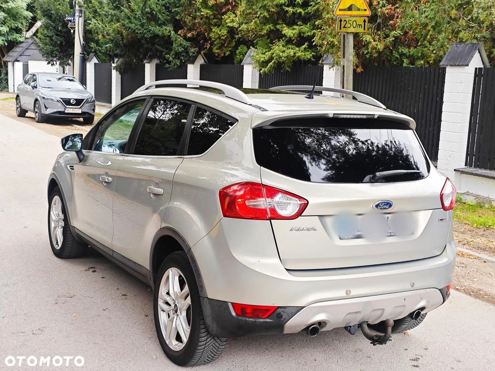 Ford Kuga 2.0 TDCi 2x4 Titanium - 16