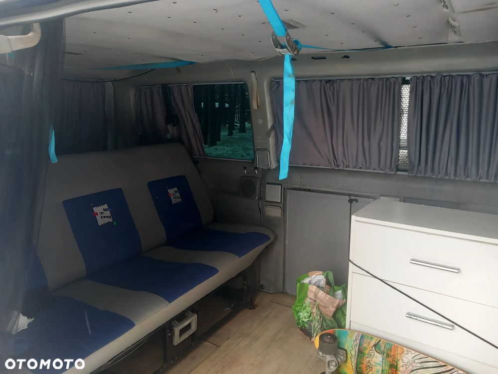 Volkswagen Multivan - 10