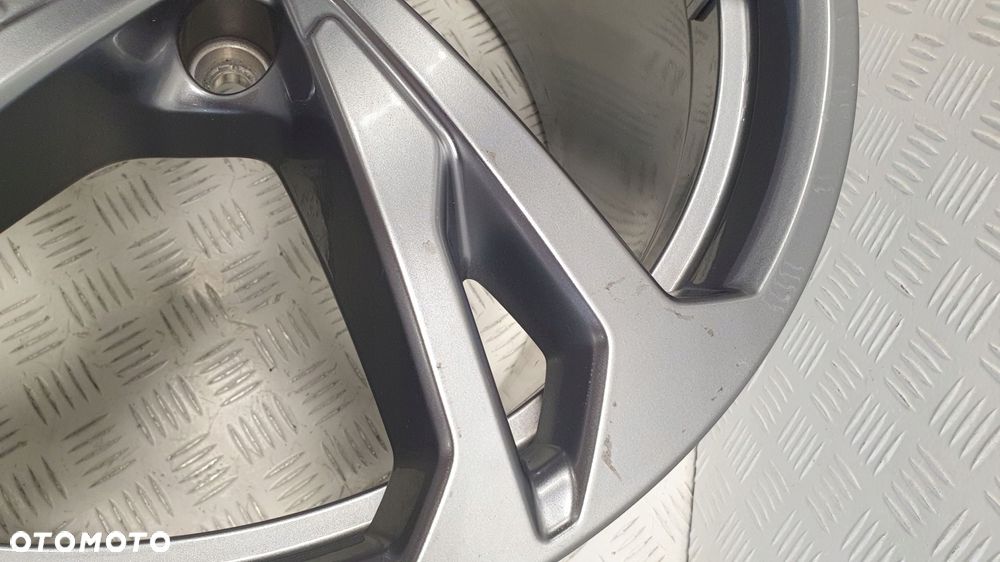 audi rs e-tron gt 4j3 felga aluminiowa 11jx20h2 et60 5x130 4j3601025am - 5