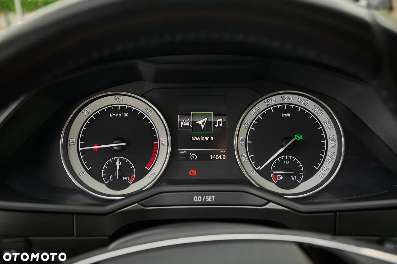 Skoda Superb 2.0 TDI SCR Style DSG - 27