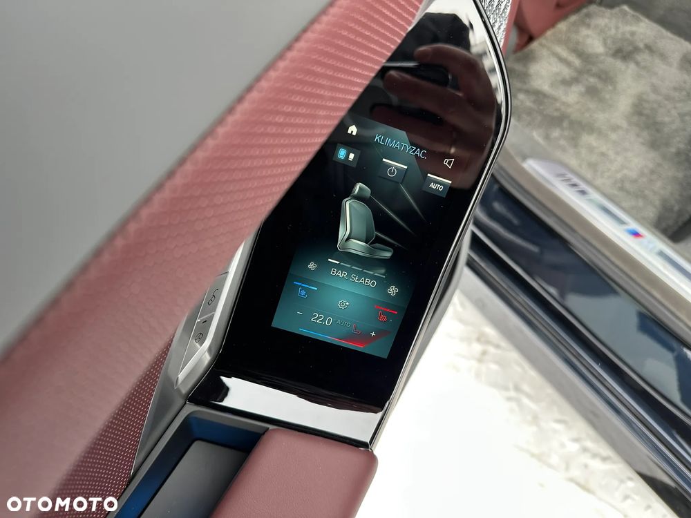 BMW Seria 7 M760e PHEV xDrive sport - 22