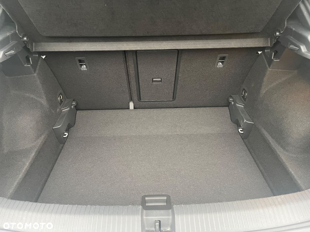 Volkswagen T-Roc - 31