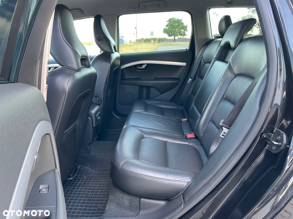 Volvo V70 D5 R-Design - 25