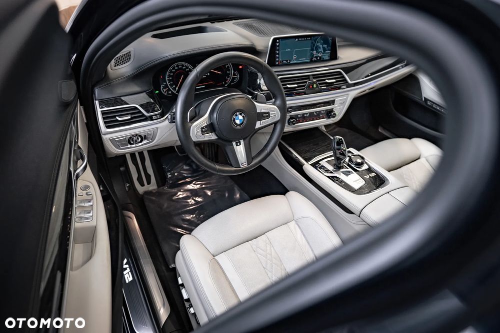 BMW Seria 7 M760Li xDrive - 22