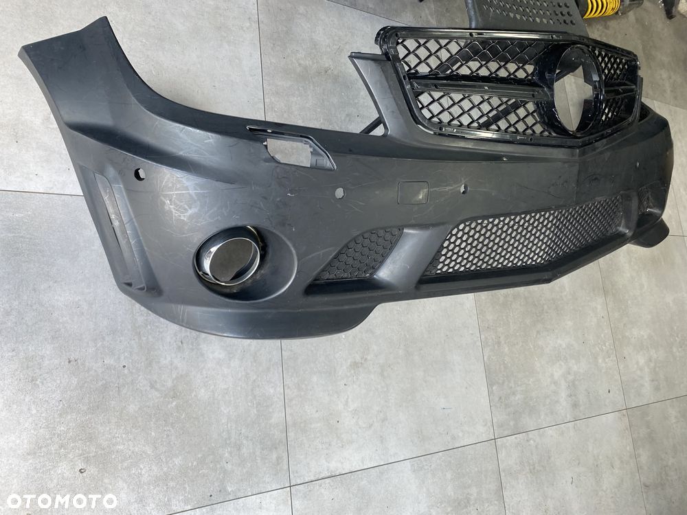 MERCEDES W204 PRZEDLIFT ZDERZAK PRZOD WZOR AMG - 2