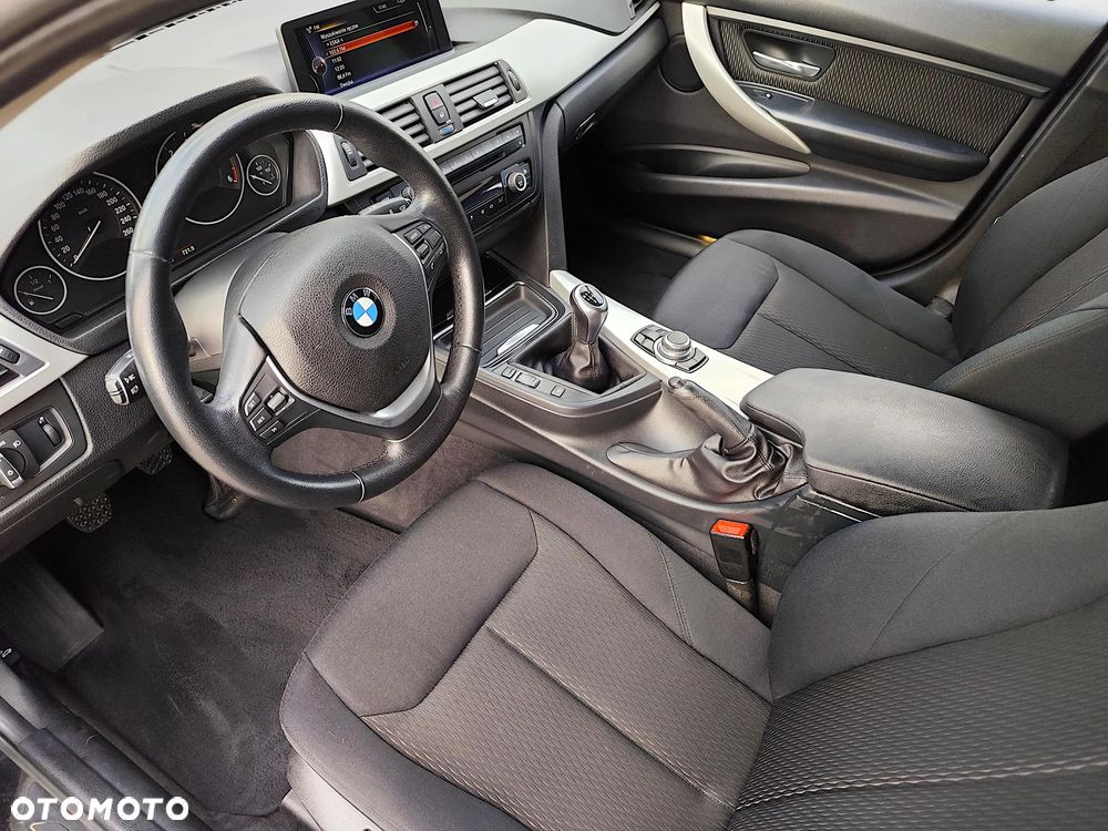 BMW Seria 3 - 24