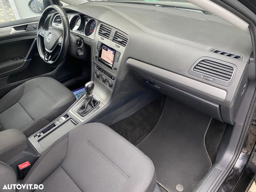 Volkswagen Golf - 20