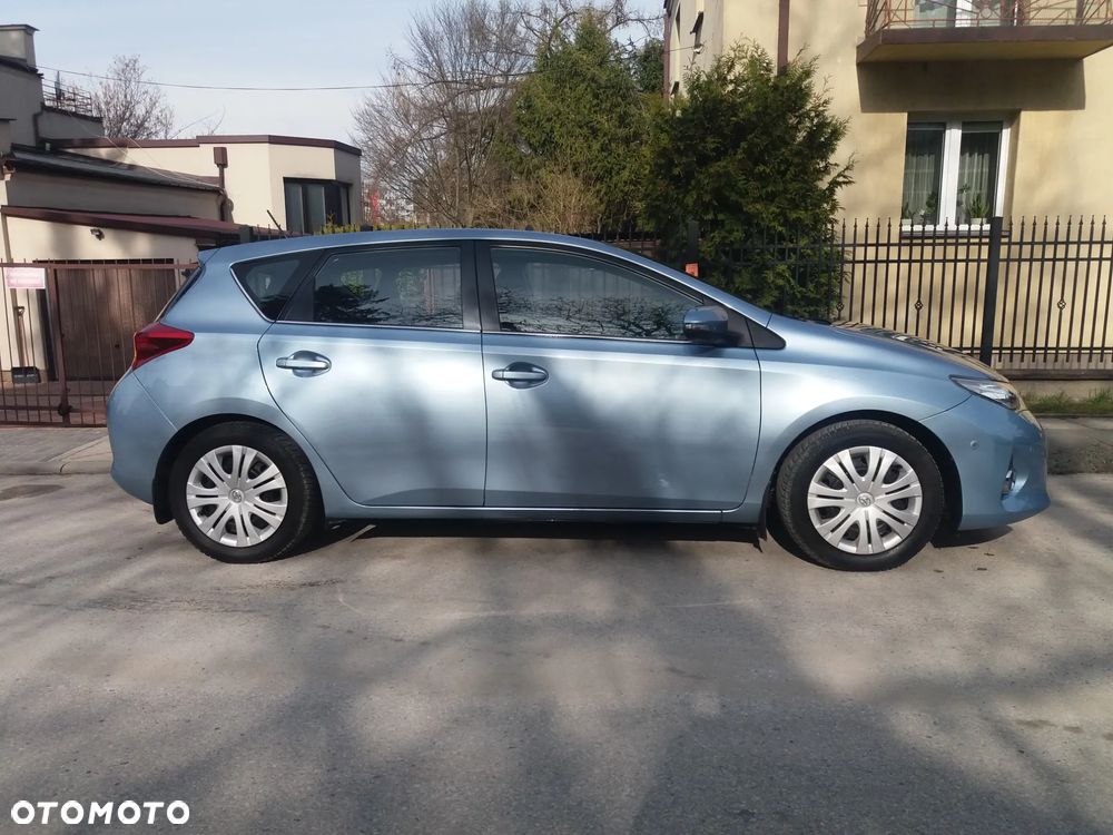 Toyota Auris 2.0 D-4D Dynamic - 6