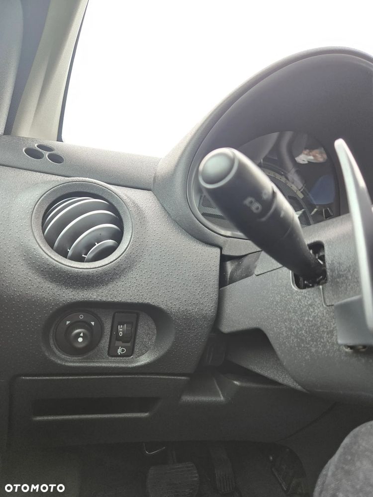 Citroën C2 1.6 VTR Senso Drive - 10