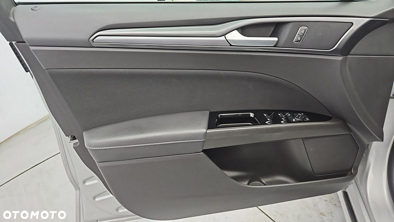 Ford Mondeo - 10