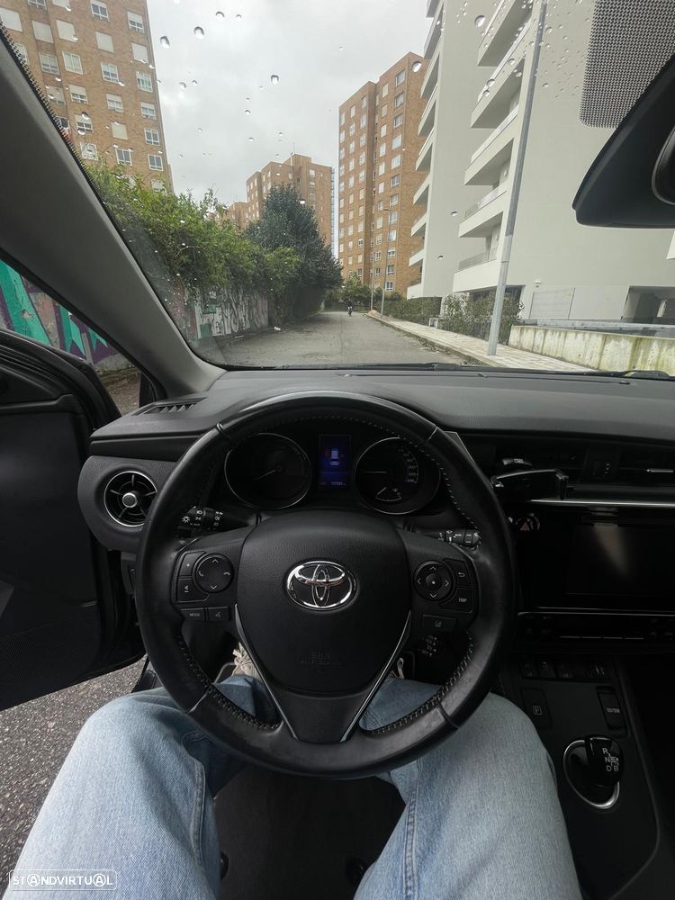 Toyota Auris Touring Sports 1.8 HSD Exclusive - 22