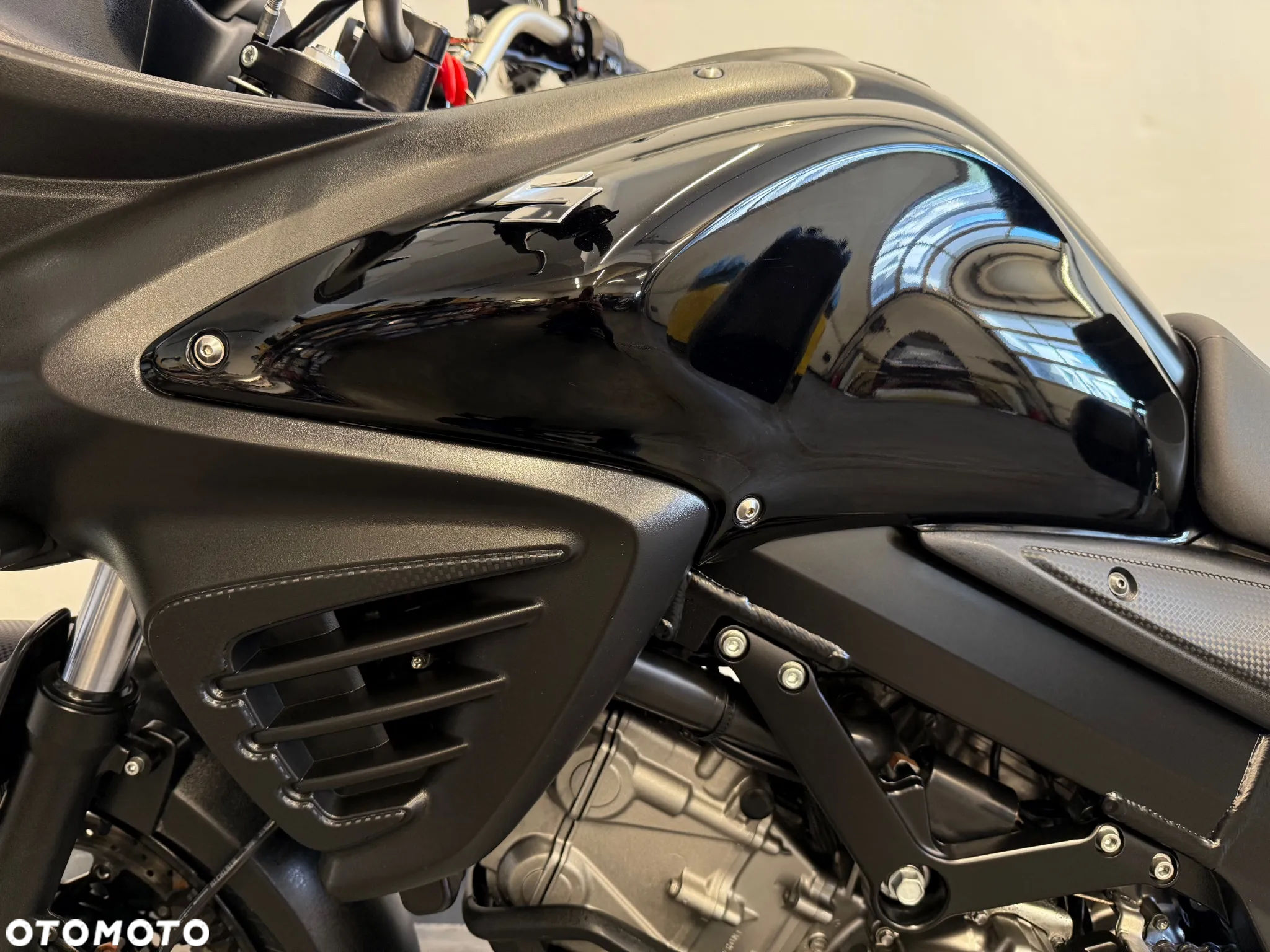 Suzuki V-STROM - 24