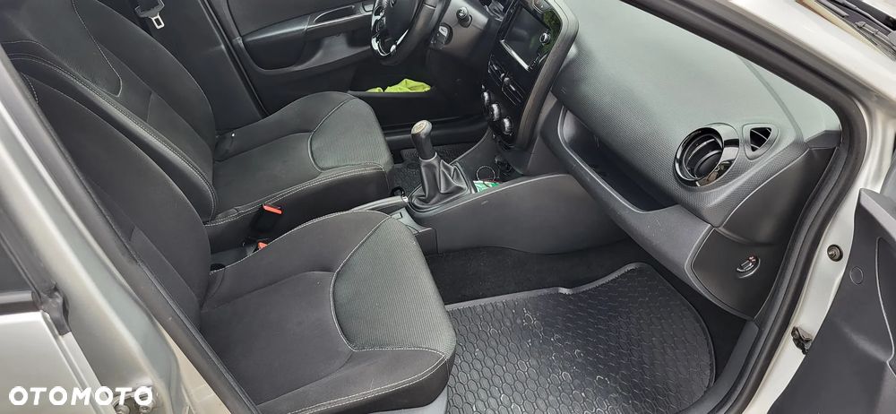 Renault Clio - 10