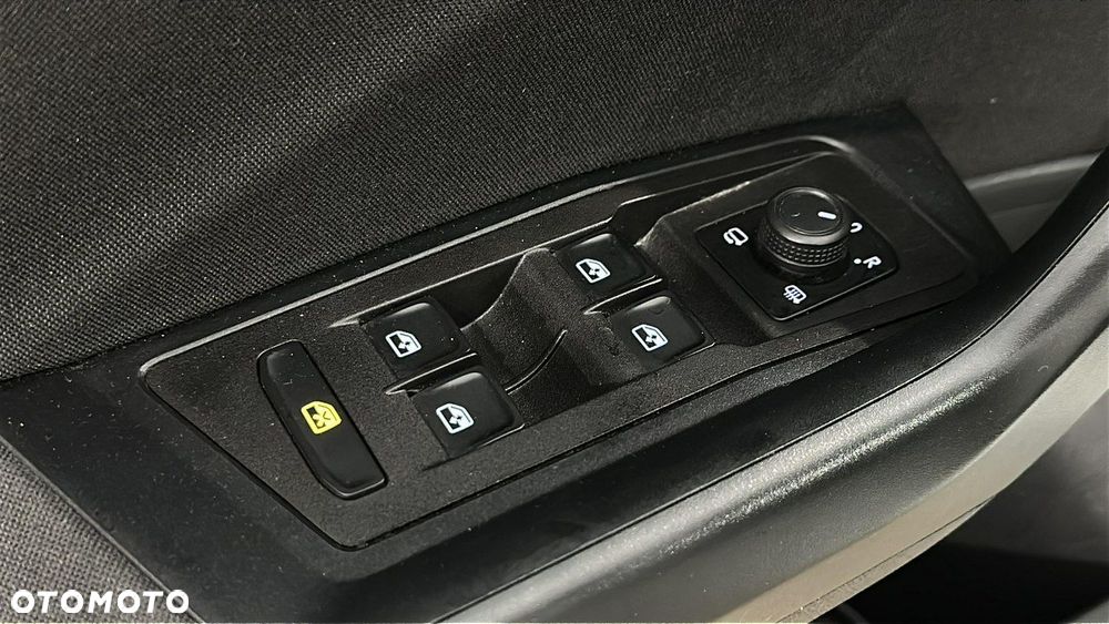 Volkswagen T-Roc - 13