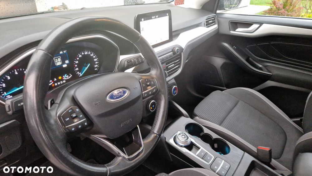 Ford Focus 1.0 EcoBoost Titanium - 25
