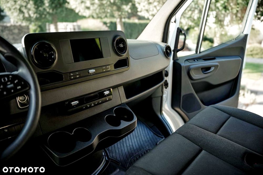 Mercedes-Benz Sprinter - 27