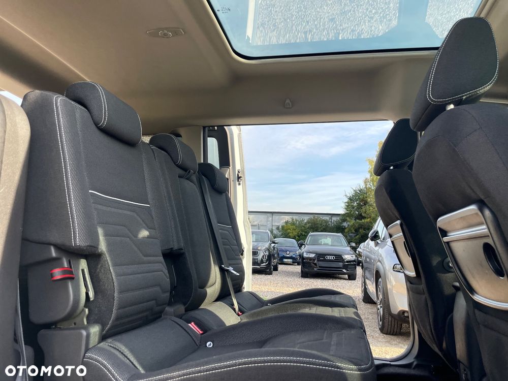 Ford Tourneo Connect Grand - 19