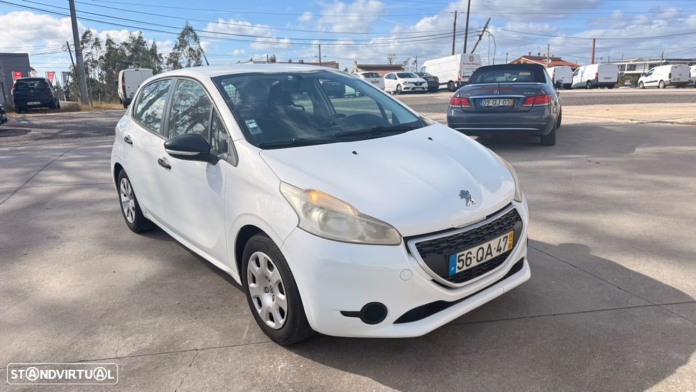 Peugeot 208 - 3