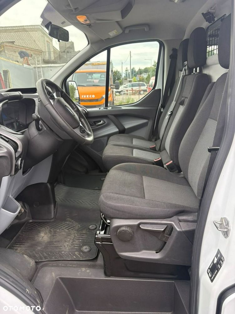 Ford Transit Custom - 8