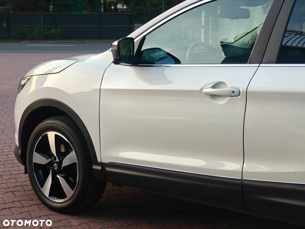 Nissan Qashqai 1.6 DIG-T N-Connecta - 16