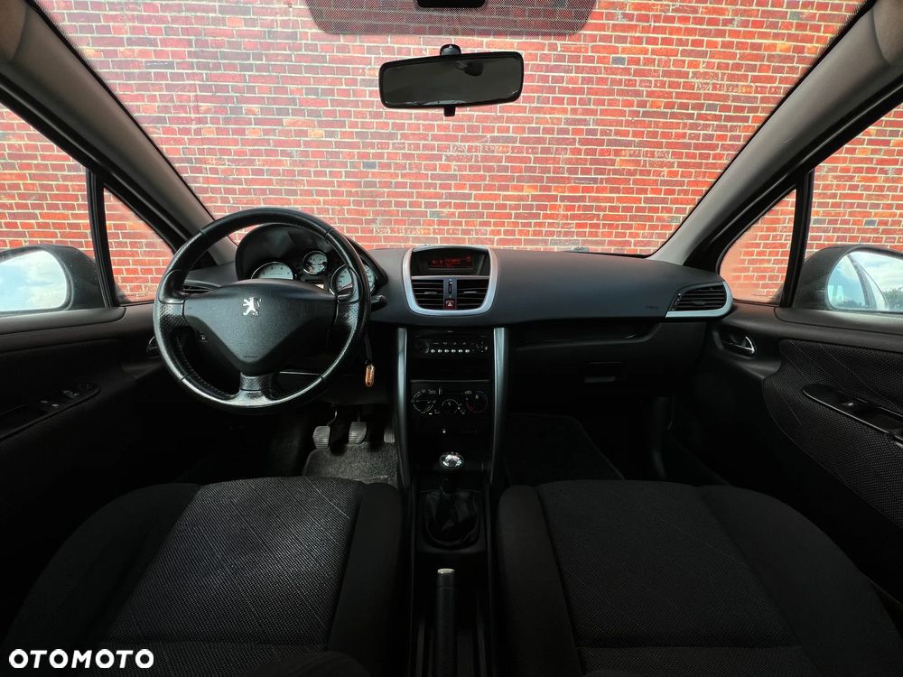 Peugeot 207 - 6