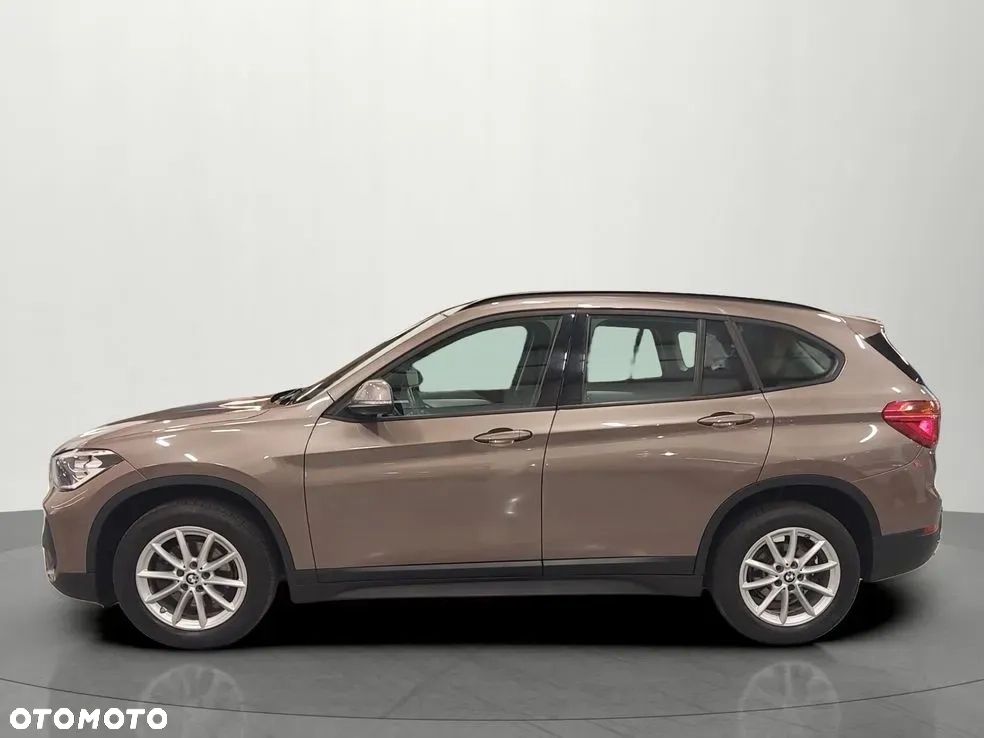 BMW X1 sDrive18i - 25