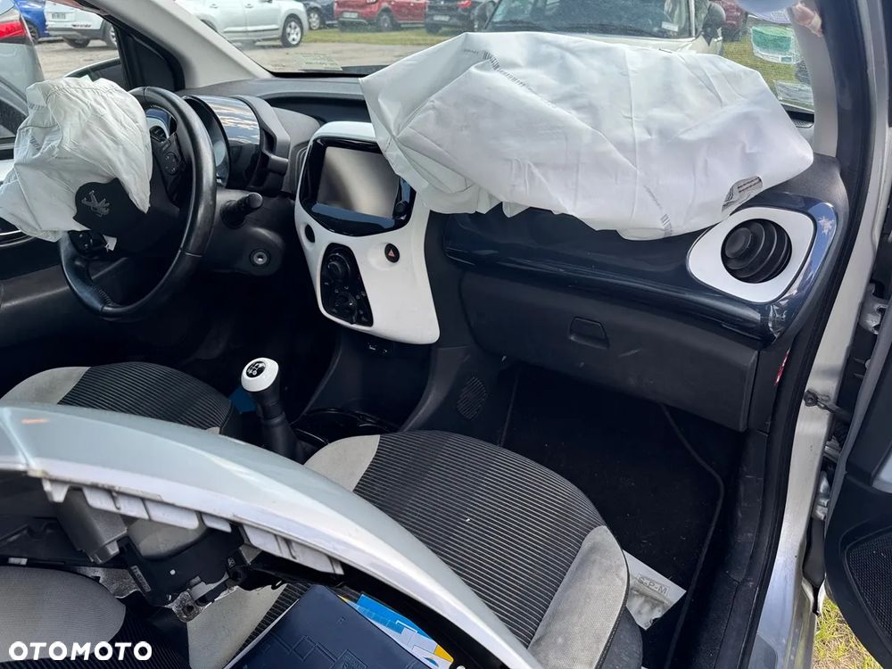 Peugeot 108 PureTech 82 Top Roland Garros - 13