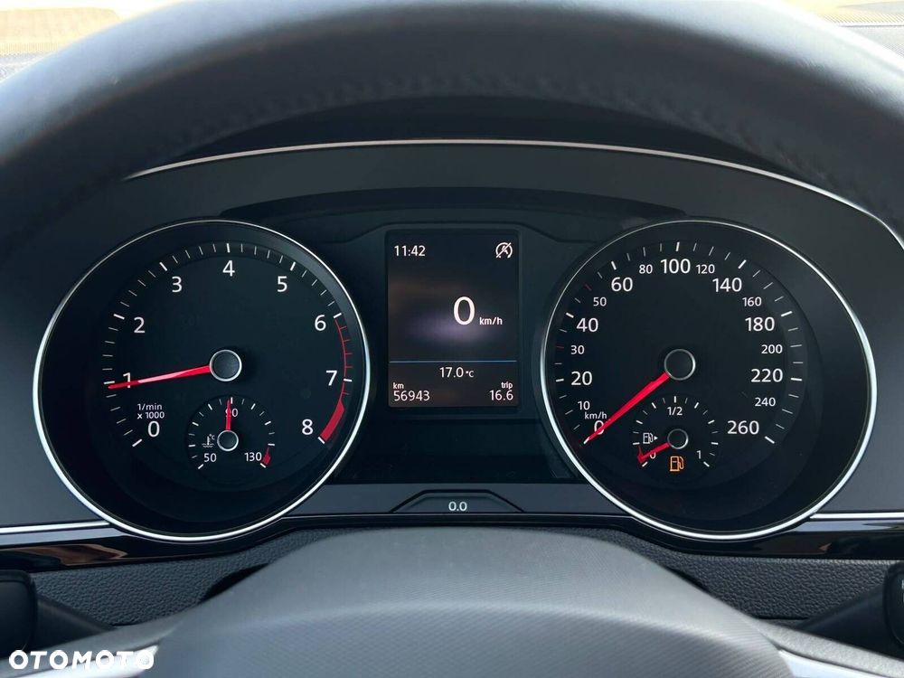 Volkswagen Passat Variant 1.5 TSI EVO Business - 24