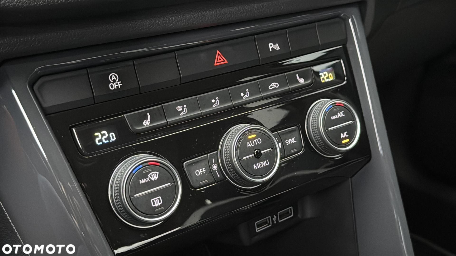 Volkswagen T-Roc 1.5 TSI ACT Premium - 22