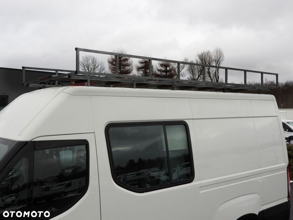Iveco DAILY 35S14 FURGON BRYGADÓWKA 7 MIEJSC TEMPOMAT  140KM - 24