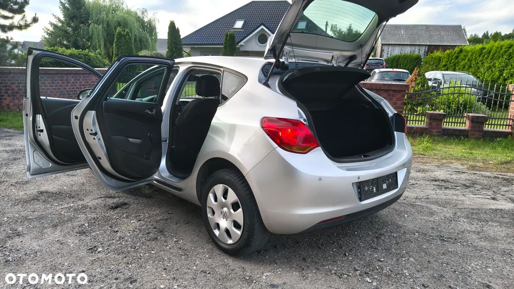 Opel Astra 1.6 Automatik Selection - 25