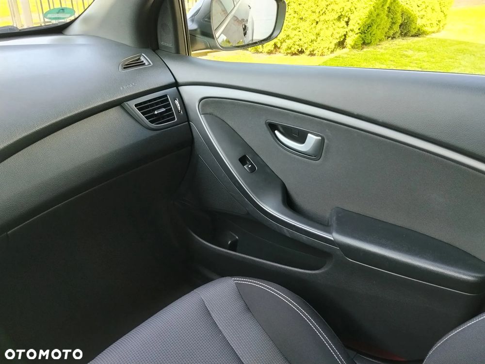 Hyundai i30 1.6 GDI DCT Trend - 9