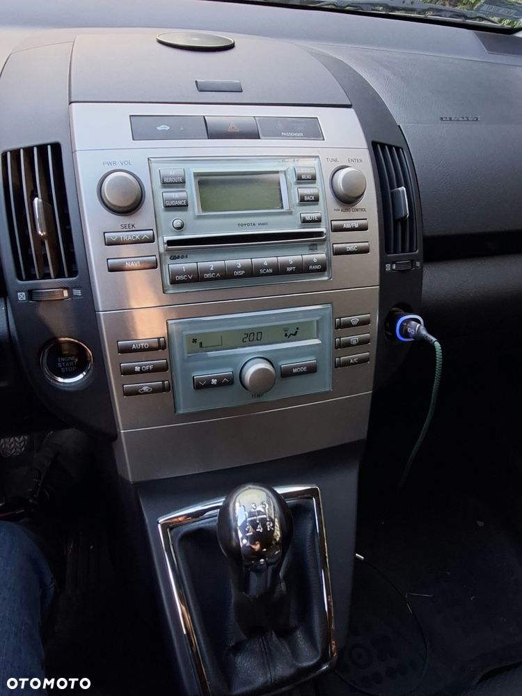 Toyota Corolla Verso - 7