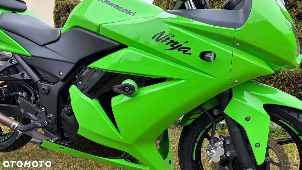 Kawasaki Ninja 250R - 9