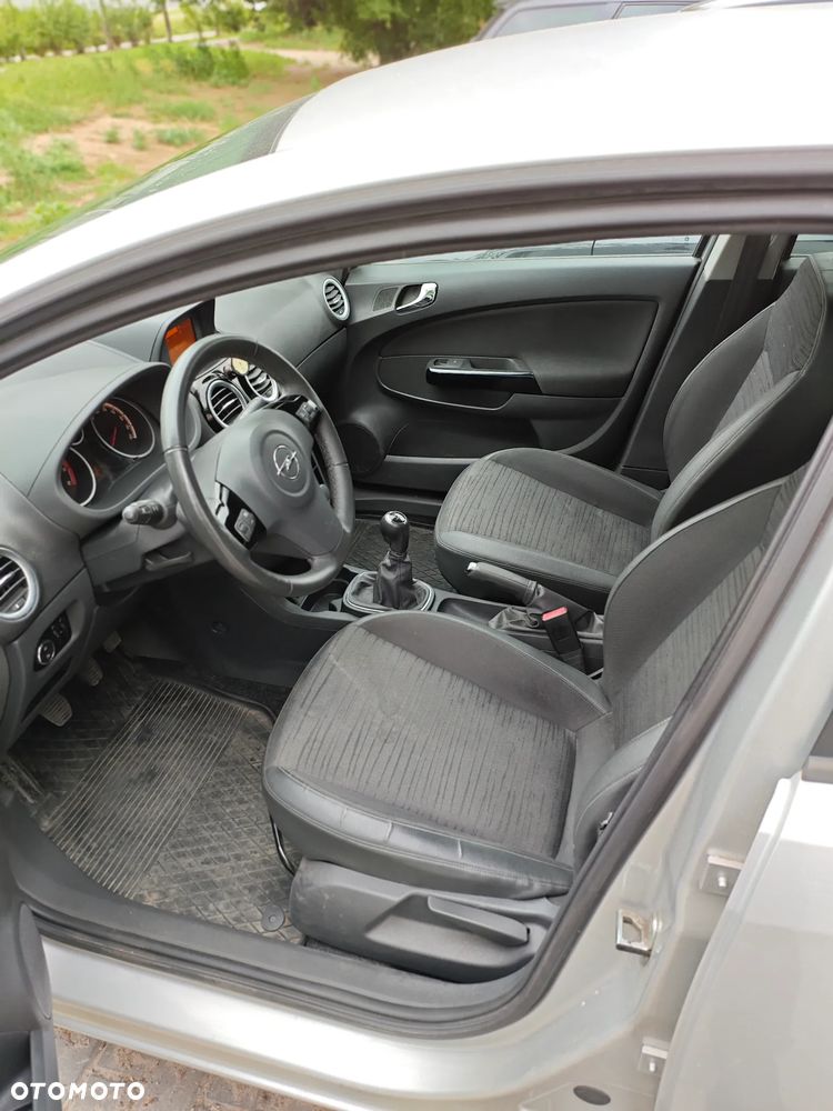 Opel Corsa 1.4 16V Energy - 8