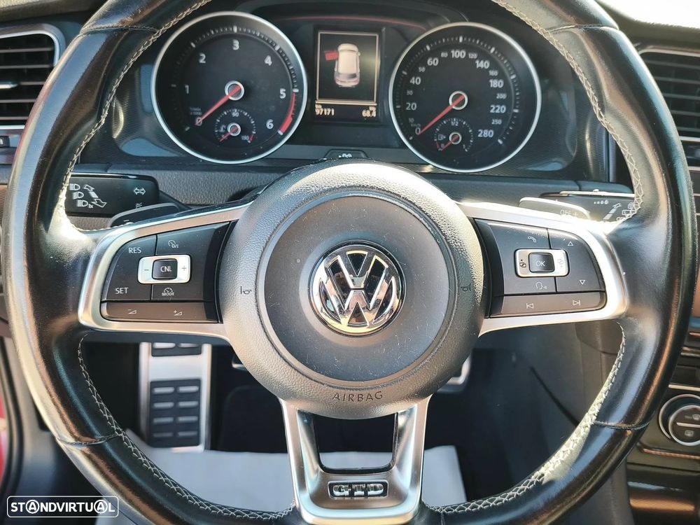 VW Golf 2.0 TDI GTD DSG - 30