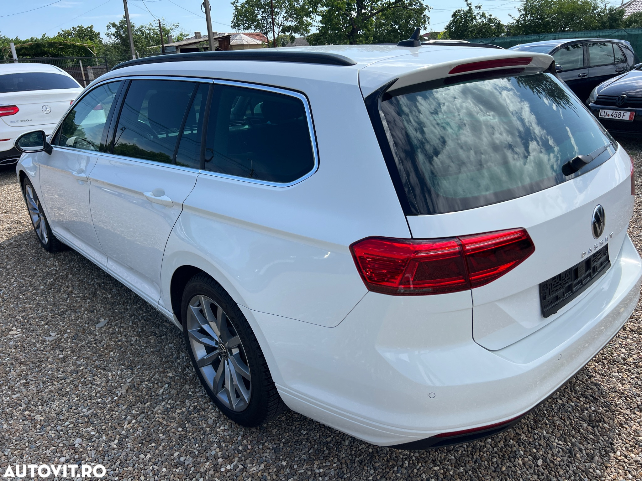 Volkswagen Passat Variant 2.0 TDI DSG Highline - 12