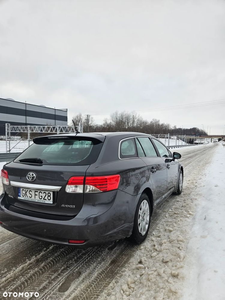 Toyota Avensis 1.8 Active - 7