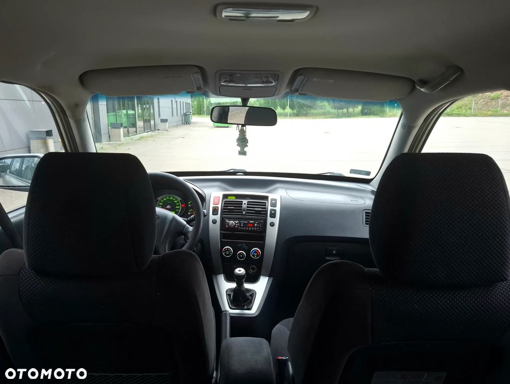 Hyundai Tucson 2.0 Comfort 2WD - 26
