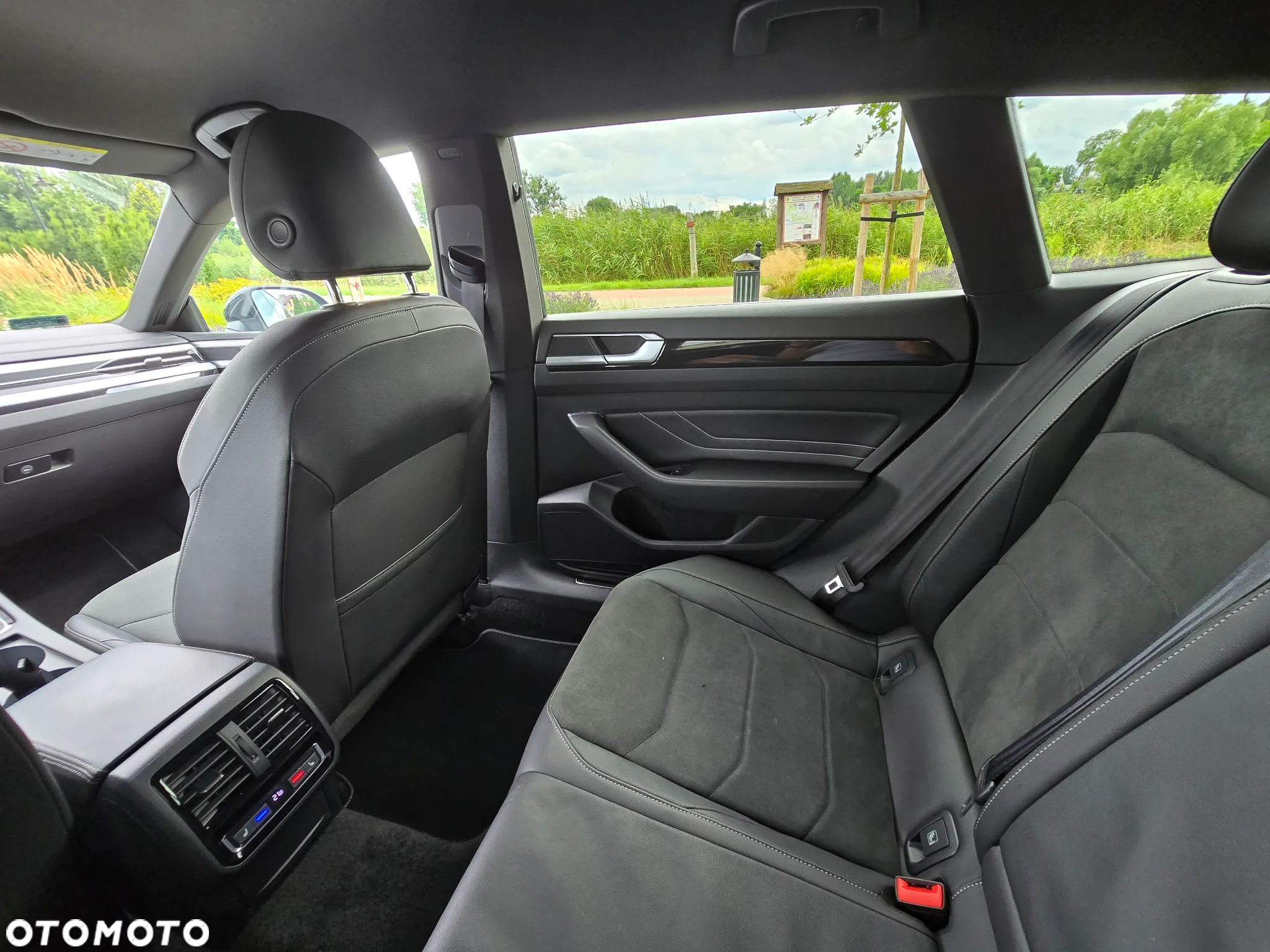 Volkswagen Arteon 2.0 TSI R-Line DSG - 26