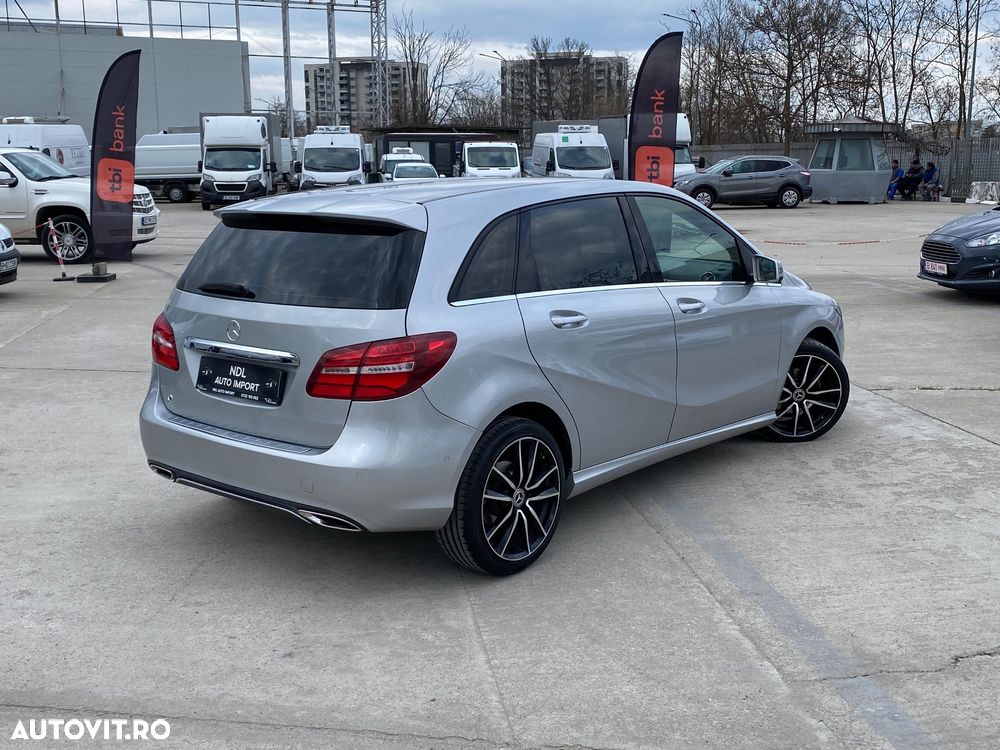 Mercedes-Benz B 180 d 7G-DCT AMG Line - 2