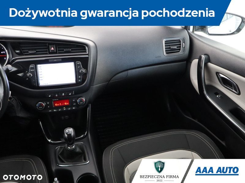 Kia Ceed - 10
