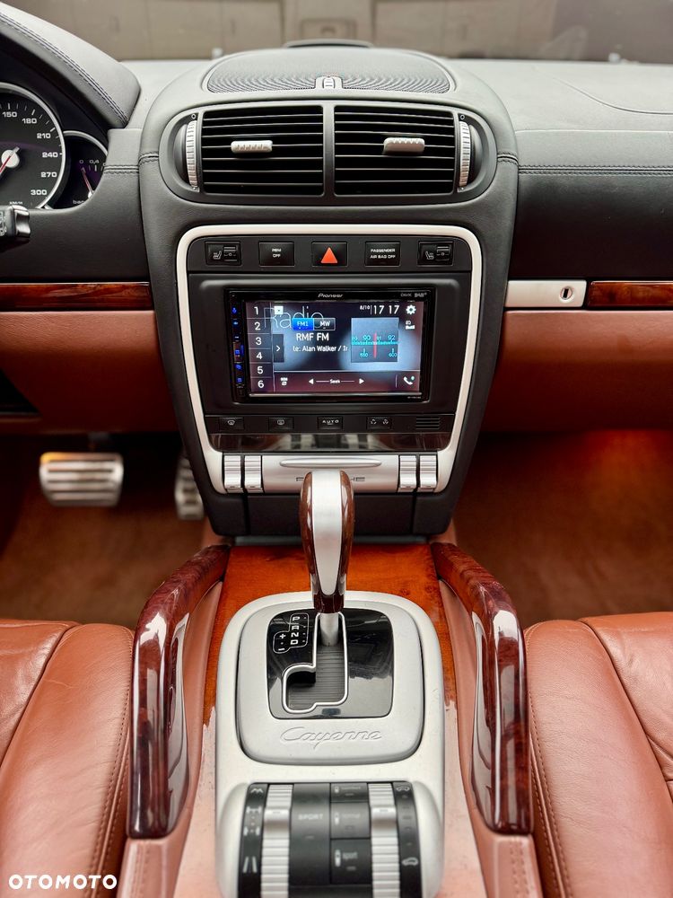 Porsche Cayenne Turbo - 9