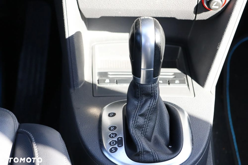 Volkswagen Touran 2.0 TDI DPF Cross DSG - 8