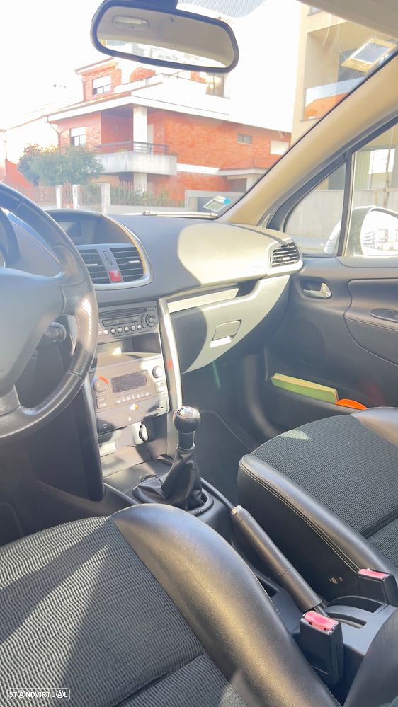 Peugeot 207 1.6 HDi 98g - 11